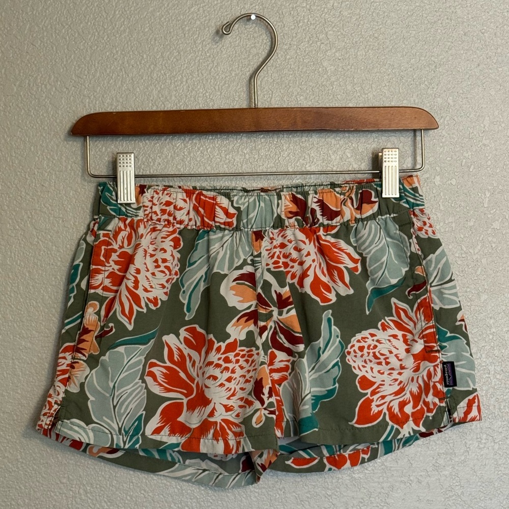 Patagonia Green and Orange Floral Baggies shorts XS